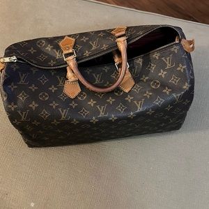 Louis Vuitton Monogram Speedy 40